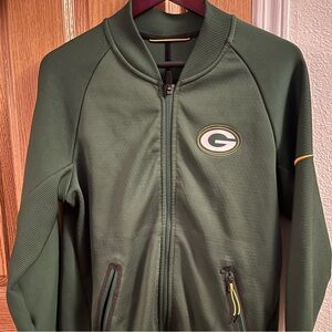 Green Bay Packers zip up